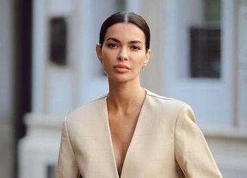 Ao canal Mediaset, a esposa do jogador foi contundente ao dizer: 'Não vou deixá-lo sozinho no pior momento de sua vida'