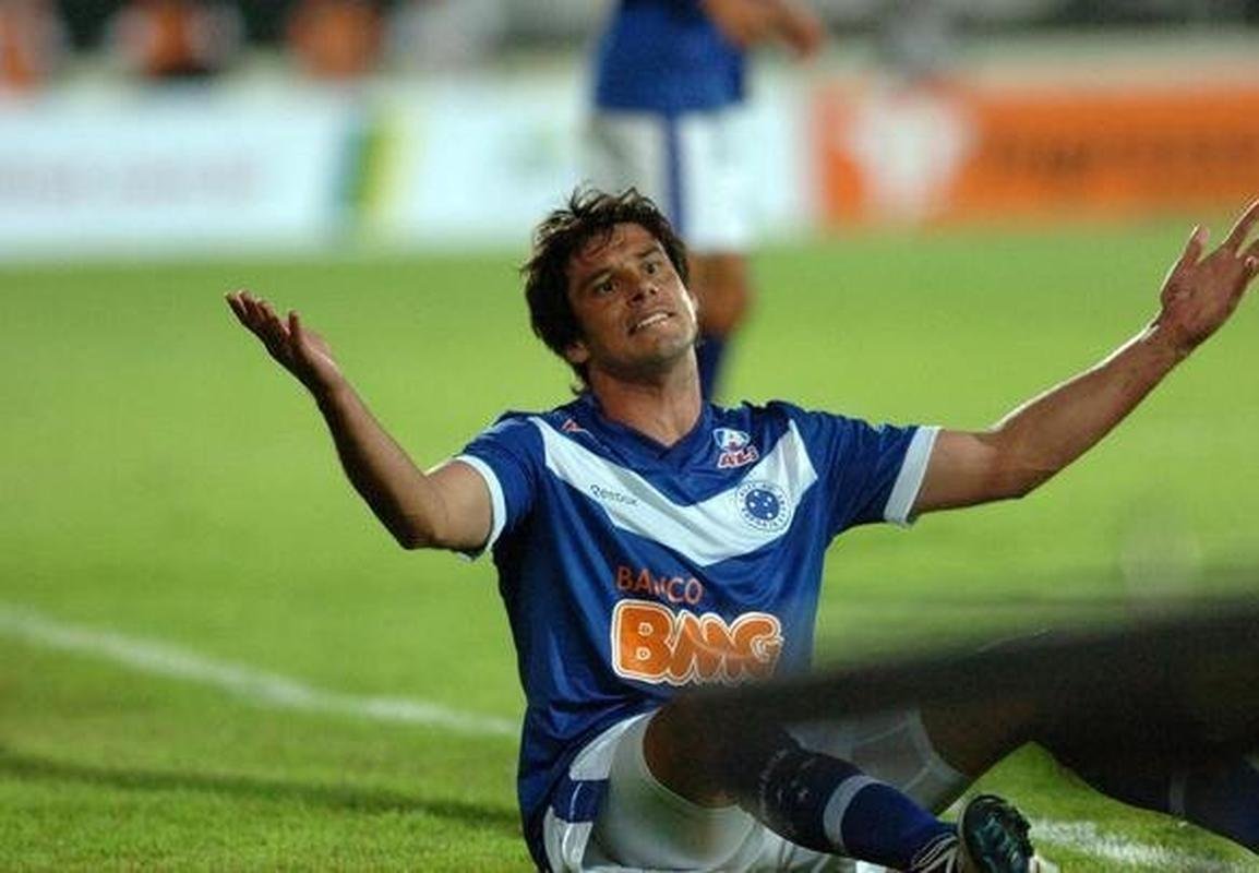 Volante disputou quatro Libertadores com a camisa celeste