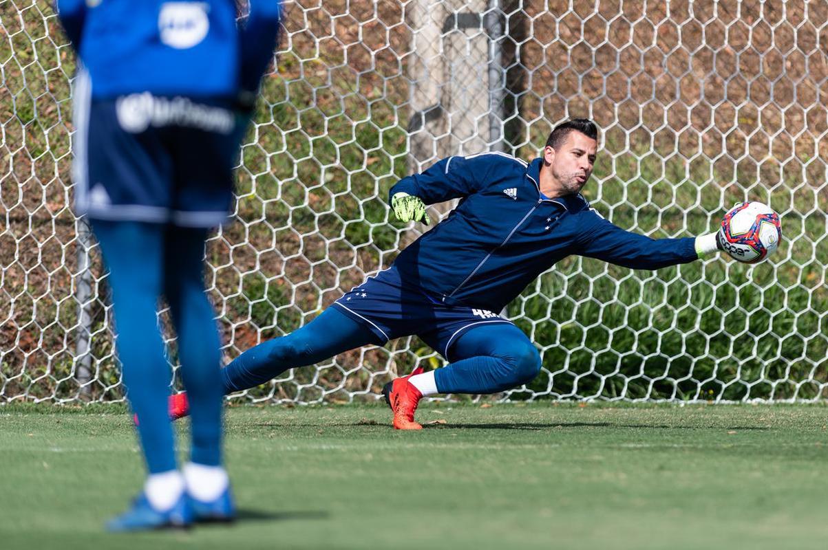 Fotos do treino do Cruzeiro desta sexta-feira na Toca II