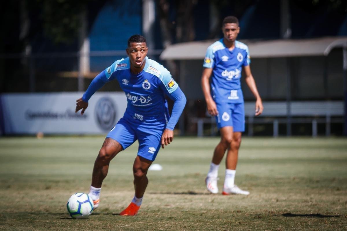 Cruzeiro se prepara para a partida contra o So Paulo, no domingo, s 16h, no Morumbi