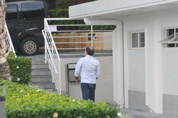 Tcnico Marcelo Oliveira deu entrevista de despedida na Cidade da Galo