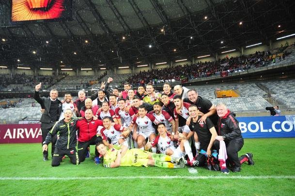 Atltico perdeu por 4 a 3 para o Coln nos pnaltis e foi eliminado da Copa Sul-Americana. Goleiro argentino Burin defendeu penalidades de Rver e Cazares