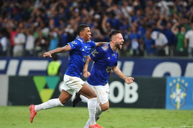 Fotos da partida entre Cruzeiro e Brusque, no Mineiro, em BH, pela 35 rodada da Srie B do Brasileiro