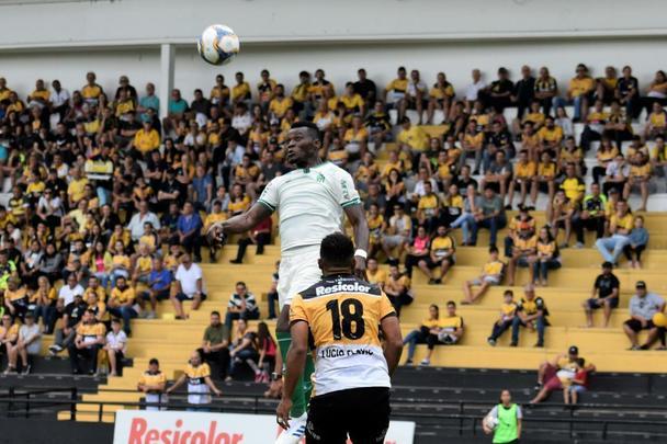 Criciúma e América se enfrentaram no Heriberto Hülse, pela terceira rodada da Série B