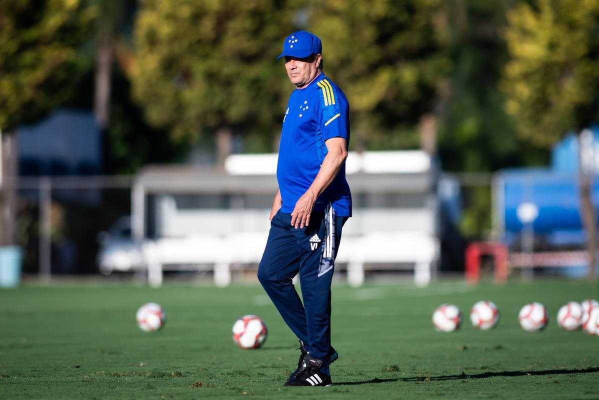 Fotos do treino do Cruzeiro na tarde desta quinta-feira (19/8), na Toca da Raposa II, em Belo Horizonte. Time fechou a preparao para enfrentar o Confiana, s 21h30 desta sexta-feira, no Mineiro