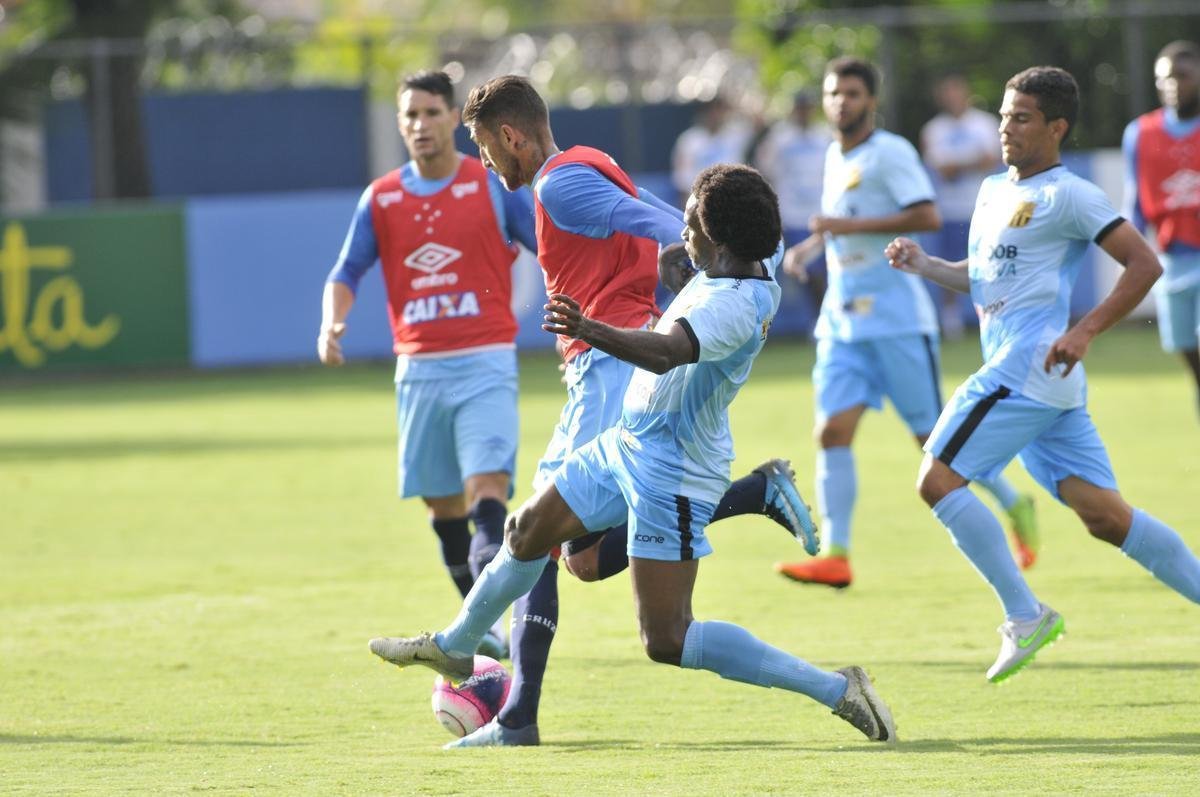 Com gols de Judivan e Rafael Sobis, Cruzeiro venceu Betinense por 2 a 0 em jogo-treino
