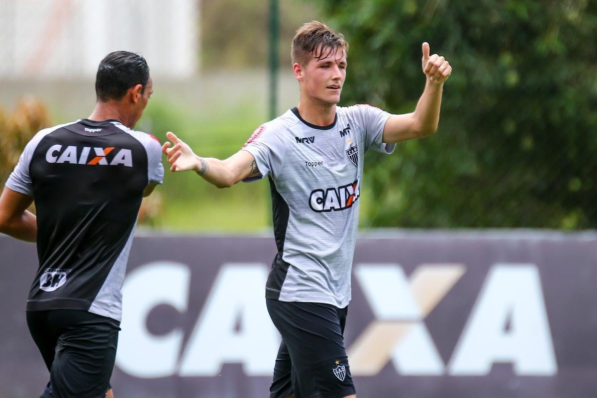 Imagens do jogo-treino do Atltico com o Guarani de Divinpolis