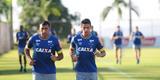 Depois de invaso de torcida organizada, jogadores trabalharam normalmente. Ded foi entregue  preparao fsica, assim como volante Marciel. Time enfrenta o Vitria na quarta-feira pela Copa do Brasil