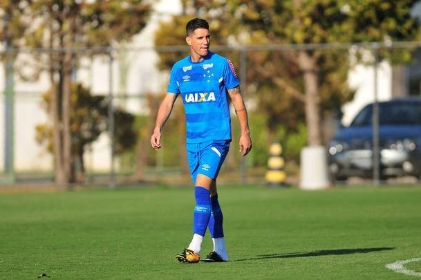 Imagens do treino do Cruzeiro desta quinta-feira, na Toca da Raposa II (Alexandre Guzanshe/EM D.A Press)