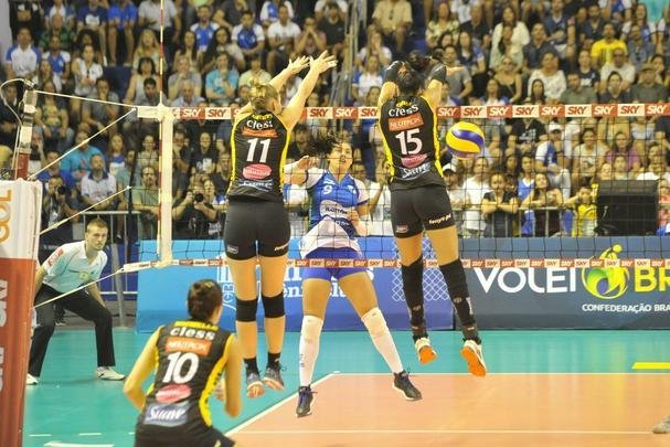 Minas x Praia: veja fotos da primeira partida da final