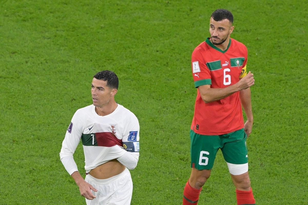 Cristiano Ronaldo chorou muito ao deixar o gramado aps a eliminao de Portugal diante de Marrocos