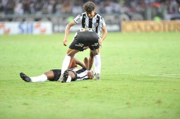 Marquinhos abriu o placar para o Atltico sobre o Gois com chute cruzado