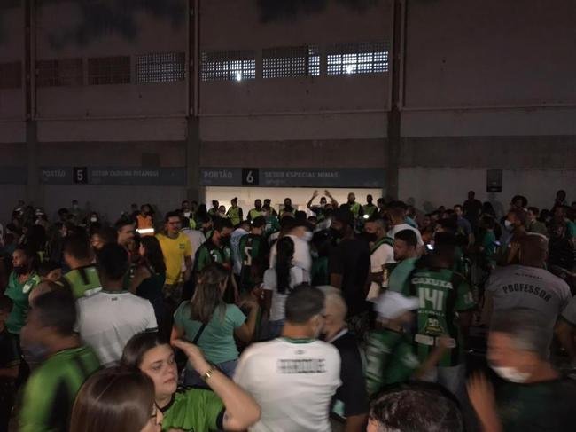 Chegada da torcida do Amrica ao Independncia para o jogo contra o Barcelona de Guayaquil pela terceira fase da Copa Libertadores de 2022