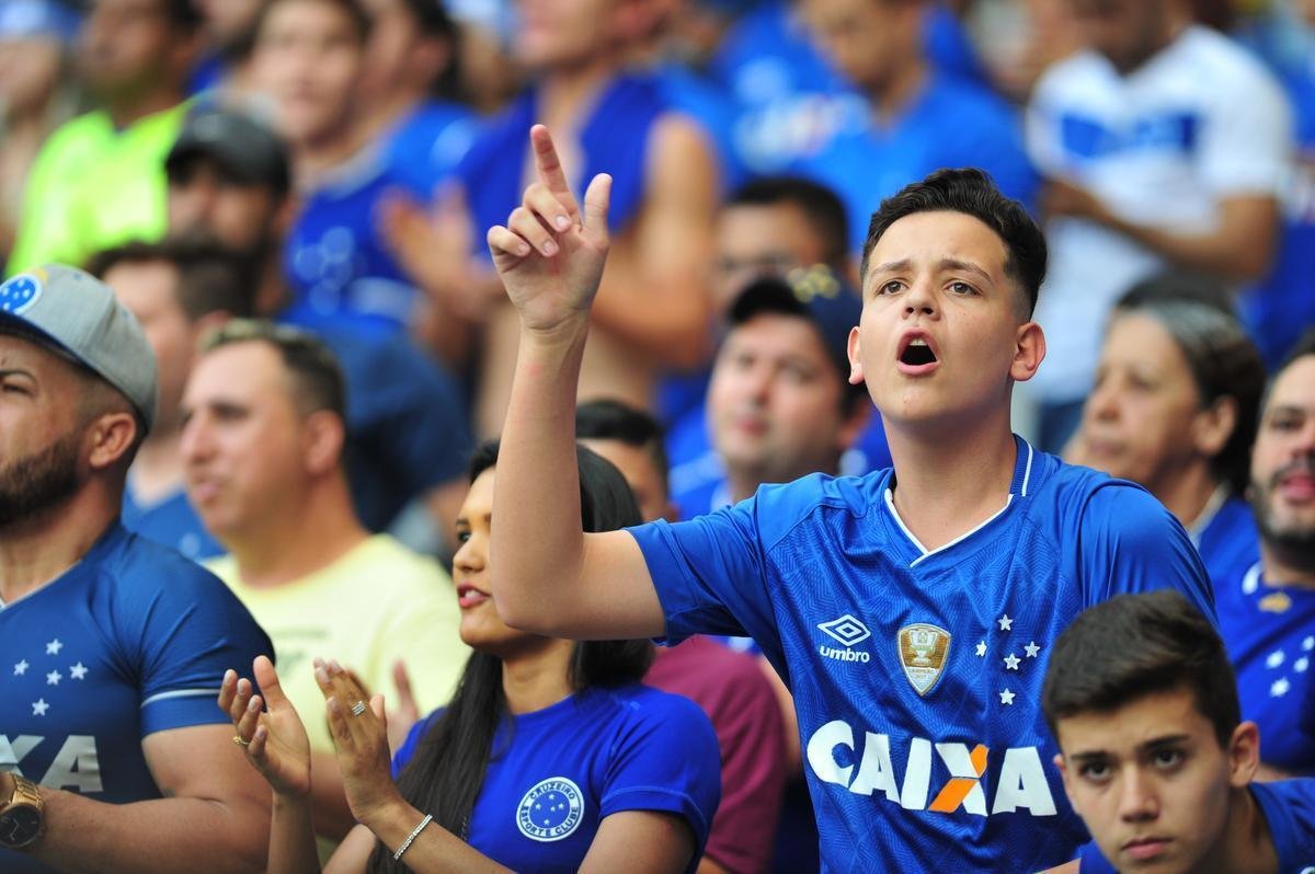 Fotos da torcida cruzeirense no clssico contra o Atltico, neste domingo, no Mineiro, pela 25 rodada da Srie A