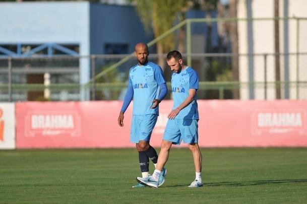 Aps conquistar o Mineiro, jogadores do Cruzeiro voltaram ao trabalho nesta tera-feira