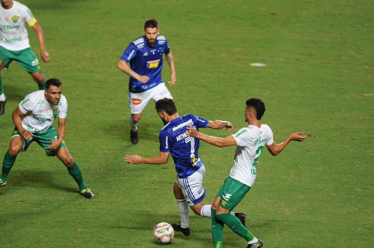 Fotos do jogo entre Cruzeiro e Cuiab, no Independncia, em Belo Horizonte, pela 32 rodada da Srie B do Campeonato Brasileiro