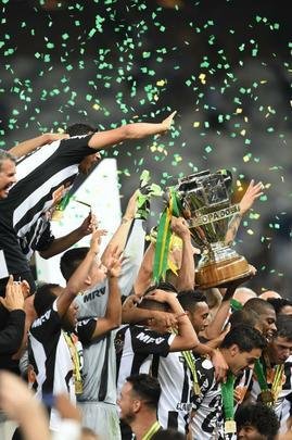 Imagens da deciso entre Cruzeiro e Atltico no Mineiro