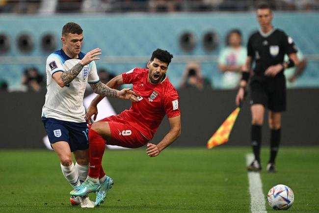 Inglaterra e Ir, no primeiro jogo do Grupo B da Copa do Mundo.