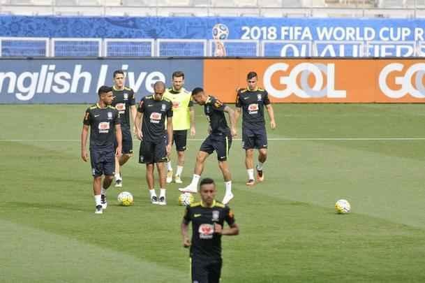 Nesta quarta-feira  tarde (09/11), Seleo Brasileira fez mais um treino no Mineiro e encerrou preparao para enfrentar a Argentina pelas Eliminatrias da Copa do Mundo