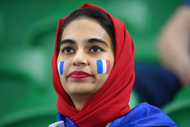 Torcedores no Estdio Al Thumama, em Doha, para o duelo entre Frana e Polnia, pelas oitavas de final da Copa do Mundo.