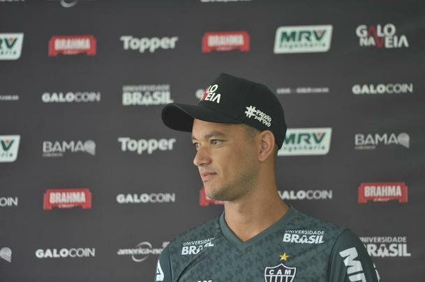 Zagueiro Rver, de 34 anos, assinou contrato com o Atltico at o fim da temporada 2021