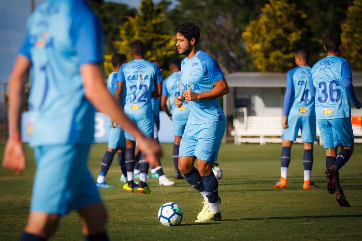 Cruzeiro encerrou preparao para jogo com Palmeiras em treino fechado na Toca da Raposa II