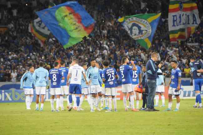 Fotos do jogo entre Cruzeiro e Vila Nova, no Mineirão, pela 15ª rodada da Série B