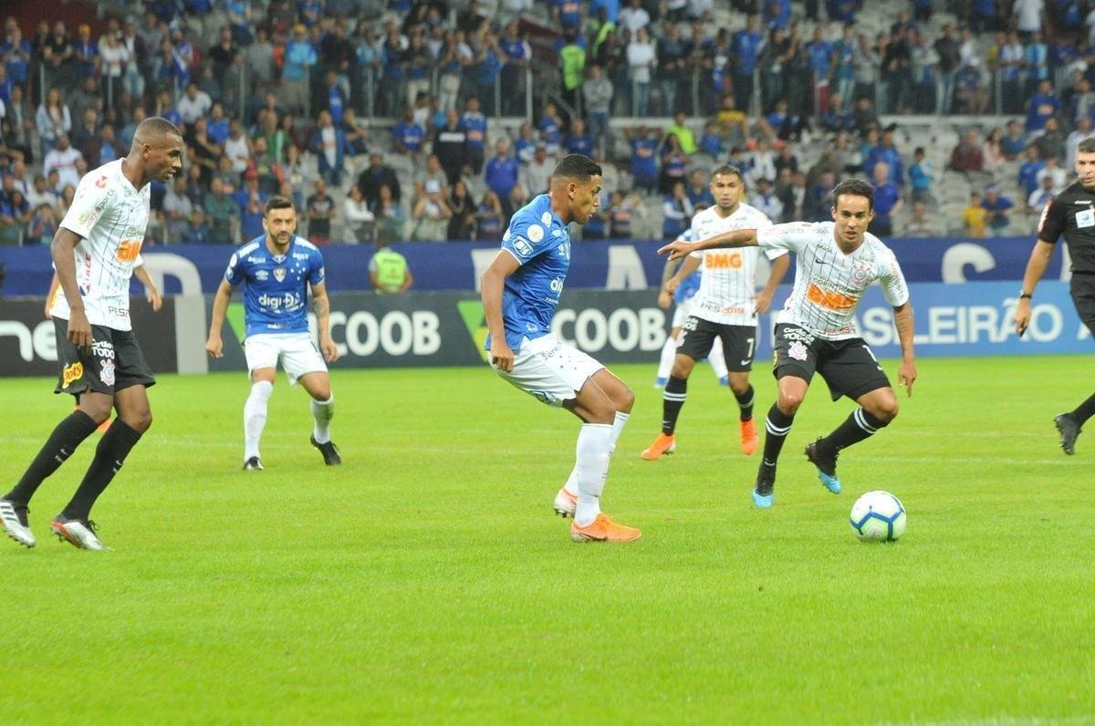 Fotos de Cruzeiro x Corinthians, no Mineiro, pela oitava rodada do Campeonato Brasileiro