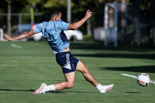 Imagens do treino do Cruzeiro nesta sexta-feira (22 de dezembro), na Toca da Raposa II