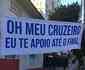 Torcida do Cruzeiro espalha faixas de apoio ao time no dia do clssico contra o Atltico