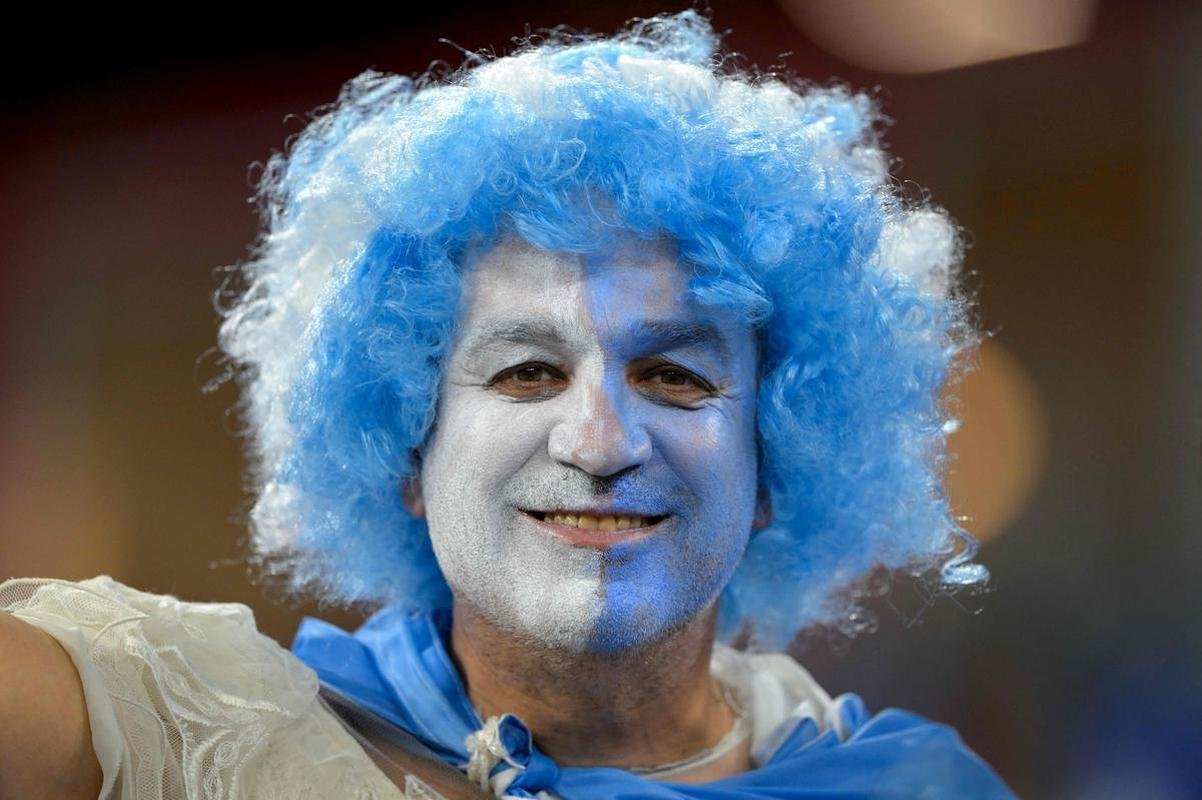 Fotos das torcidas de Argentina e Polnia durante jogo entre as duas selees pelo Grupo C da Copa do Mundo, no Estdio 974, em Doha, no Catar