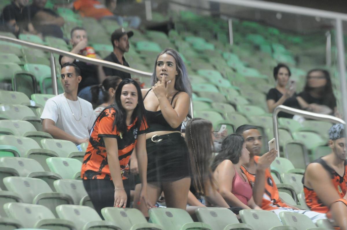 Com gols de Felipe Augusto e Al, Amrica venceu Coimbra por 2 a 0, nesta segunda-feira, no Independncia, pela sexta rodada do Campeonato Mineiro