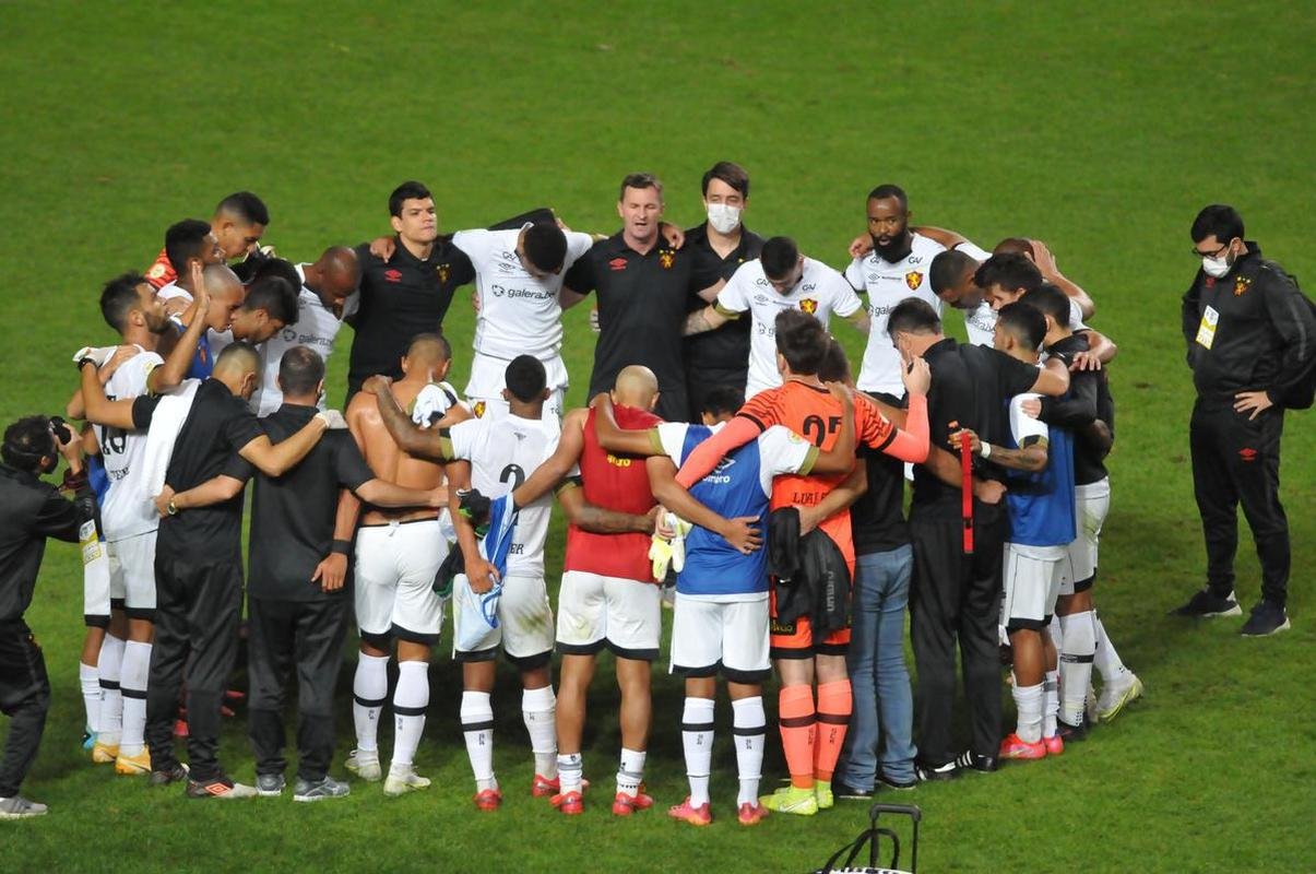 Amrica e Sport se enfrentaram nesta segunda-feira (19), no Independncia, em Belo Horizonte, em partida vlida pela 12 rodada do Brasileiro
