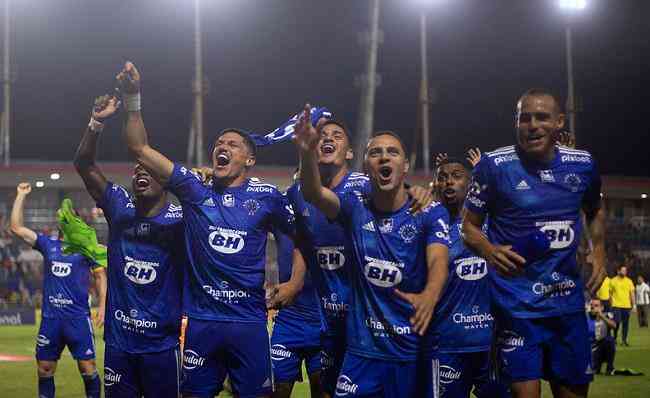 Cruzeiro venceu o CRB, por 2 a 0, no estdio Rei Pel