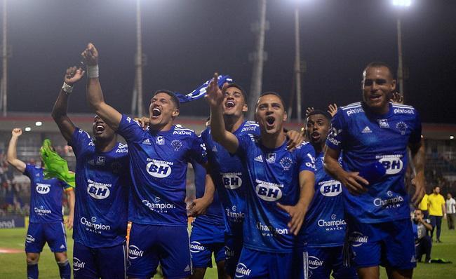 Cruzeiro venceu o CRB, por 2 a 0, no estdio Rei Pel