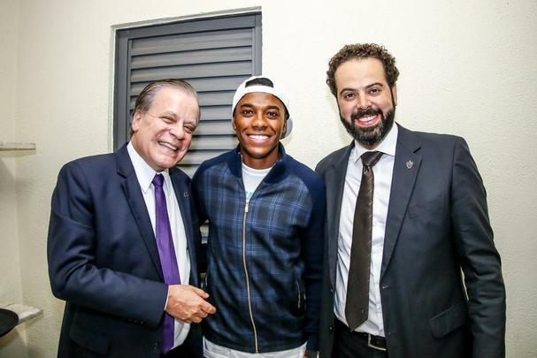 Nova coleção de uniformes do Atlético para 2016, fornecida pela empresa canadense Dryworld