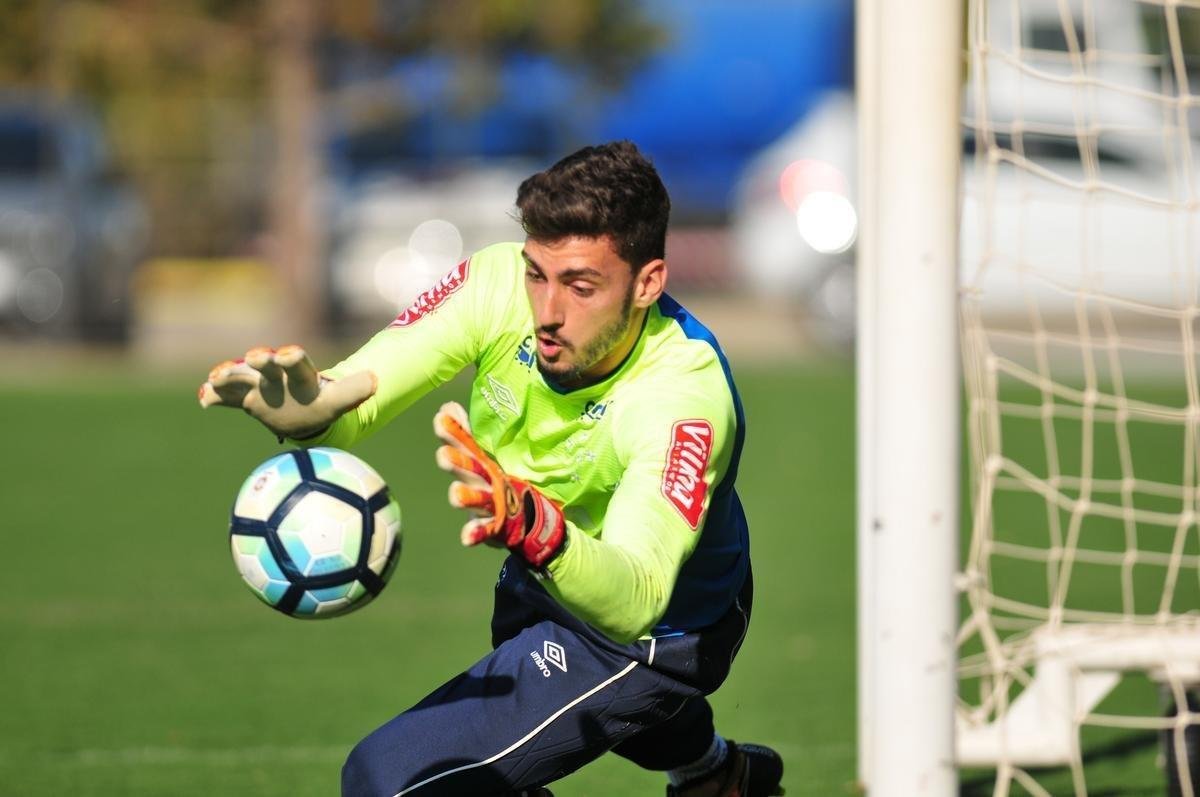 Imagens do treino do Cruzeiro desta quinta-feira, na Toca da Raposa II (Alexandre Guzanshe/EM D.A Press)