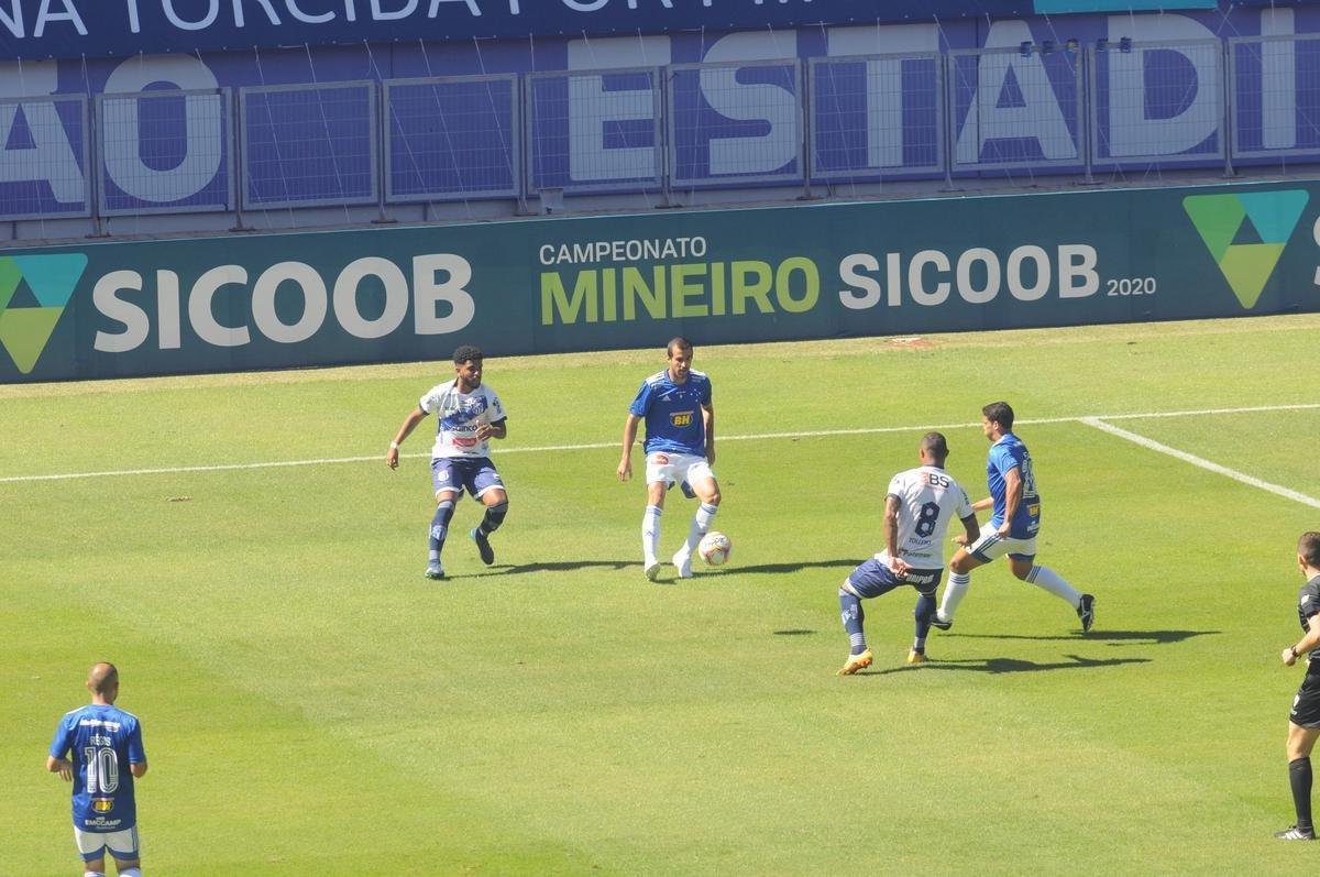 Na retomada do Campeonato Mineiro, Cruzeiro e URT se enfrentaram no Mineiro