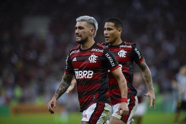 Arrascaeta abriu o placar para o Flamengo: 1 a 0