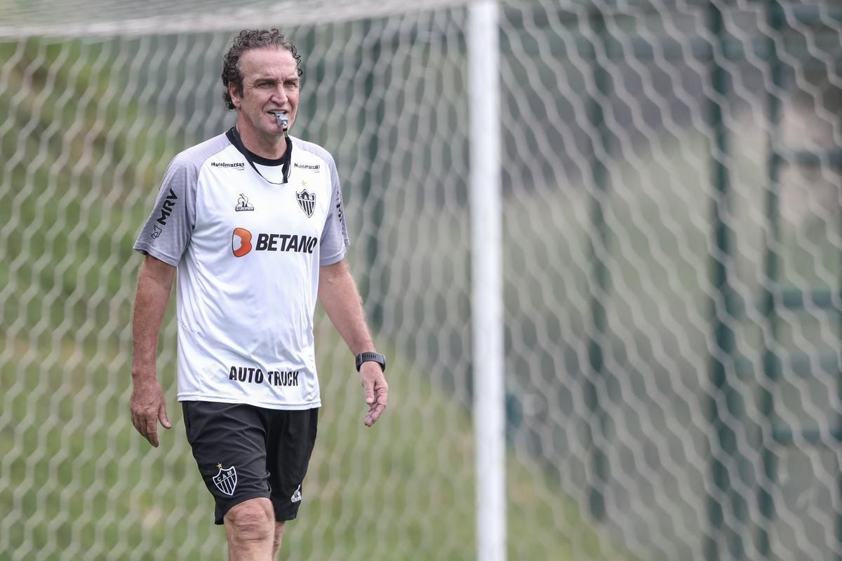 Elenco atleticano encerrou a preparao para enfrentar o Atltico-GO fora de casa 