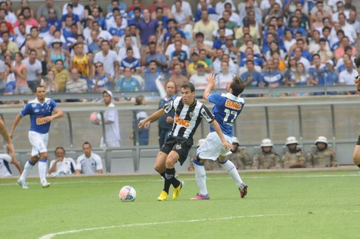 Fotos exclusivas do clssico entre Atltico e Cruzeiro na reabertura do novo Mineiro