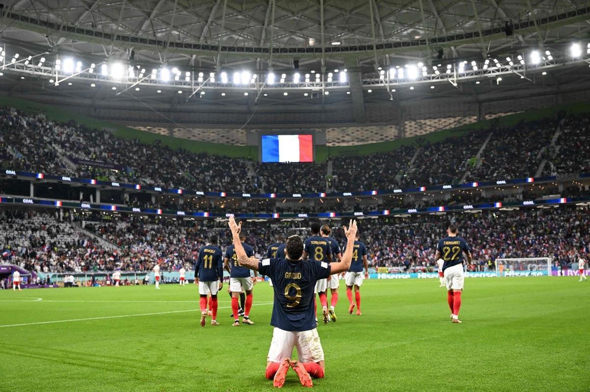 Lances da partida entre Frana e Polnia, pelas oitavas de final da Copa do Mundo.