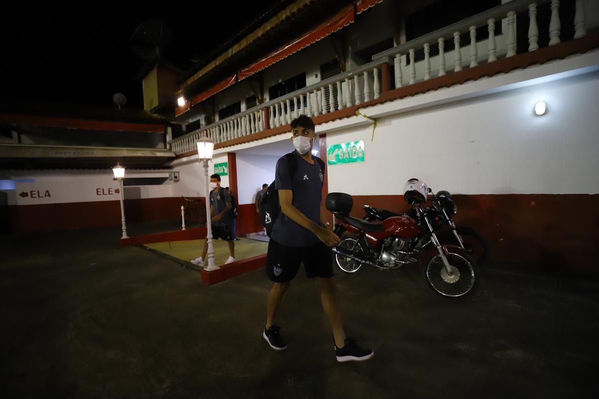 Tombense e Atlético se enfrentaram nesta quinta-feira (4), em partida válida pela 2ª rodada do Campeonato Mineiro. O confronto foi realizado no Estádio Antônio Guimarães de Almeida, em Tombos. No primeiro tempo, uma queda de energia paralisou a partida por cerca de 20 minutos.
