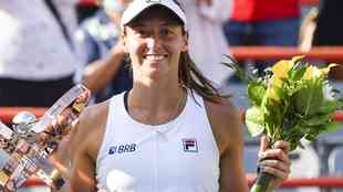 Luisa Stefani celebra ano histórico com top 10 nas duplas e bronze olímpico