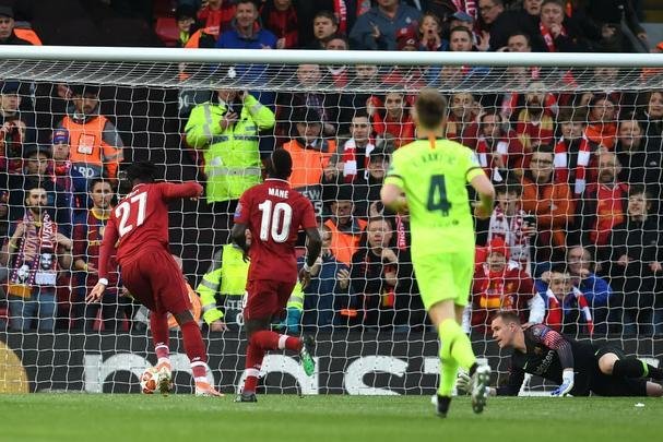 Origi abriu o placar para o Liverpool aos sete minutos do primeiro tempo