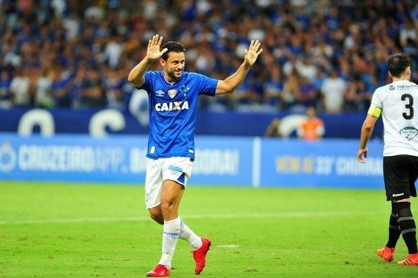 Imagens do jogo entre Cruzeiro e Tupi, no Mineiro