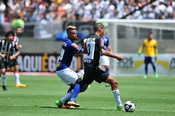 Imagens de lances do clssico mineiro realizado neste domingo, no Horto