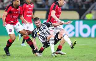 Atltico e Brasil de Pelotas-RS se enfrentaram nesta quarta-feira (12/4), no Mineiro, pela ida da terceira fase da Copa do Brasil