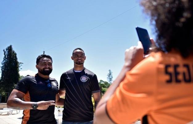 Goleiro Bruno foi apresentado neste sbado pelo Poos de Caldas
