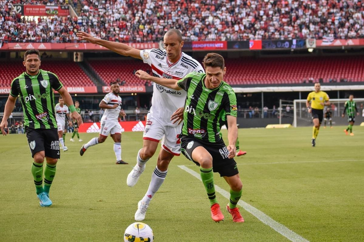 Fotos do jogo entre So Paulo e Amrica, no Morumbi, em So Paulo, pela 11 rodada do Campeonato Brasileiro